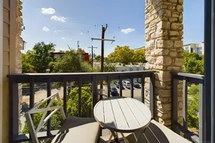 711 W 21st St, Austin, TX 78705 - Photo 4