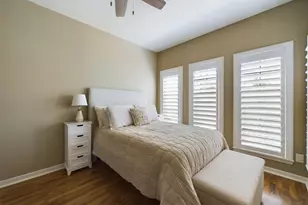 711 W 21st St, Austin, TX 78705 - Photo 8