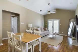 711 W 21st St, Austin, TX 78705 - Photo 2