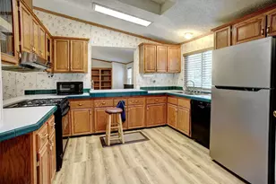 243 Piney Ridge Dr, Bastrop, TX 78602 - Photo 14