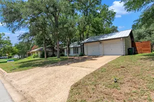 3808 Oak Creek Dr, Austin, TX 78727 - Photo 14
