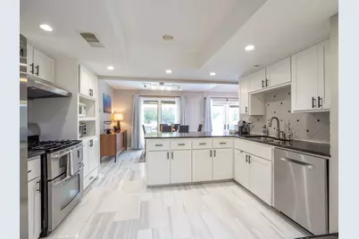 2110 Wychwood Drive, Austin, TX 78746 - Photo 16