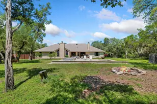 105 N Laurelwood Dr, Austin, TX 78733 - Photo 4