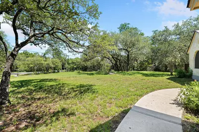 105 N Laurelwood Drive, Austin, TX 78733 - Photo 10