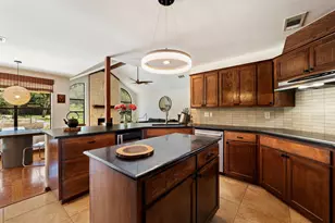 105 N Laurelwood Dr, Austin, TX 78733 - Photo 24