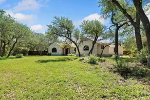 105 N Laurelwood Dr, Austin, TX 78733 - Photo 12