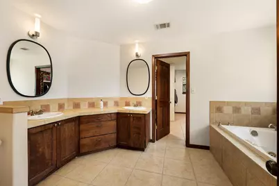 105 N Laurelwood Drive, Austin, TX 78733 - Photo 36