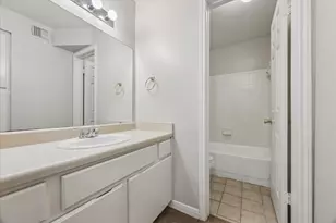 501 W 26th St, Austin, TX 78705 - Photo 10