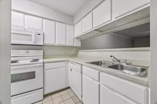501 W 26th St, Austin, TX 78705 - Photo 6