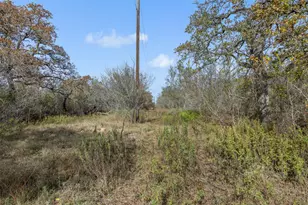 840 Bugtussle Ln, Luling, TX 78648 - Photo 1