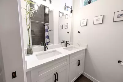 3923 E 16th Street #A, Austin, TX 78721 - Photo 32