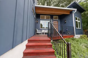 3923 E 16th St, Austin, TX 78721 - Photo 2