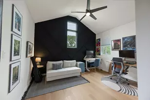 3923 E 16th St, Austin, TX 78721 - Photo 32