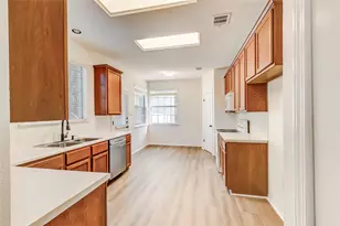 8116 Forest Heights Ln, Austin, TX 78749 - Photo 10