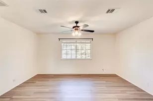 8116 Forest Heights Ln, Austin, TX 78749 - Photo 16