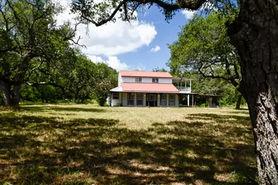1097 White Loop Road, Columbus, TX 78934 - Photo 4