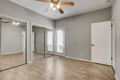 807 W 25th Street #210, Austin, TX 78705 - Photo 18