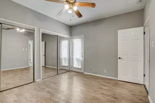 807 W 25th St, Austin, TX 78705 - Photo 18