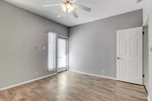 807 W 25th St, Austin, TX 78705 - Photo 14