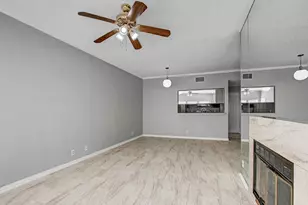 807 W 25th St, Austin, TX 78705 - Photo 2