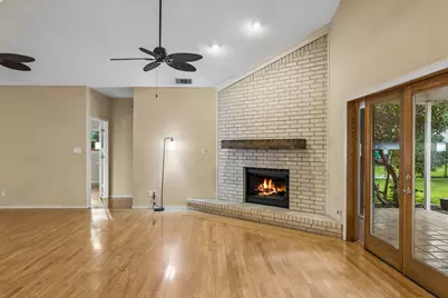 340 Columbine Street, Marble Falls, TX 78654 - Photo 6