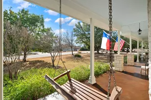19045 Venture Dr, Point Venture, TX 78645 - Photo 4
