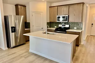 113 Maple Hedge Rd, Hutto, TX 78634 - Photo 2