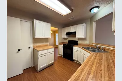 1002 Great Britain Boulevard, Austin, TX 78748 - Photo 12