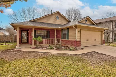 605 Elizabeth Lane, Bastrop, TX 78602 - Photo 2