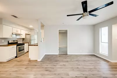 915 Chisholm Cove, Round Rock, TX 78681 - Photo 8