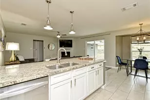 1601 Elmira Rd, Austin, TX 78721 - Photo 14