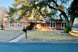 418 Sunset Dr, Georgetown, TX 78628 - Photo 1