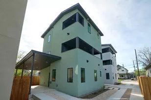 2818 E 22nd St, Austin, TX 78722 - Photo 2