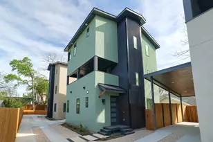 2818 E 22nd St, Austin, TX 78722 - Photo 2