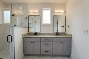 2818 E 22nd St, Austin, TX 78722 - Photo 10