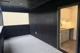 2818 E 22nd St, Austin, TX 78722 - Photo 8