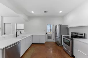 17522 Village Dr, Dripping Springs, TX 78620 - Photo 8