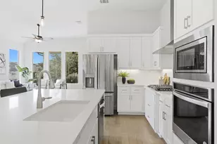 225 Diamondback Dr, Georgetown, TX 78628 - Photo 6