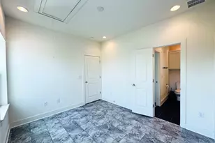 2716 Halcyon Dr, Austin, TX 78702 - Photo 8