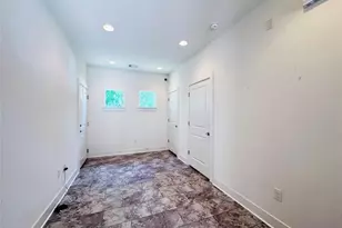 2716 Halcyon Dr, Austin, TX 78702 - Photo 16