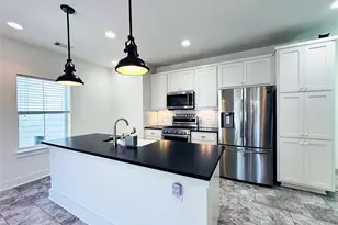 2716 Halcyon Dr, Austin, TX 78702 - Photo 4