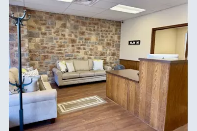 212 S Houston Avenue, Cameron, TX 76520 - Photo 2