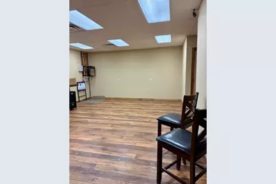 212 S Houston Avenue, Cameron, TX 76520 - Photo 8