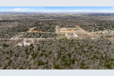 362 La Selva Drive, Elgin, TX 78621 - Photo 4