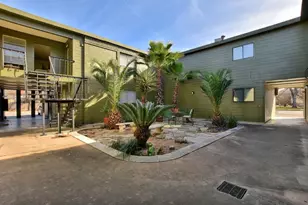 303 W 40th St, Austin, TX 78751 - Photo 2