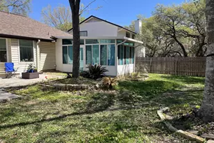 6401 Woodcrest Dr, Austin, TX 78759 - Photo 16