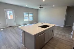 249 Red Tail Hawk Ln, Cedar Creek, TX 78612 - Photo 4