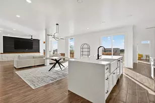 111 Starlight Path, Red Rock, TX 78662 - Photo 14