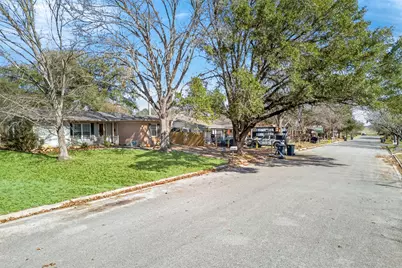 133 Hillcrest Drive, Luling, TX 78648 - Photo 36