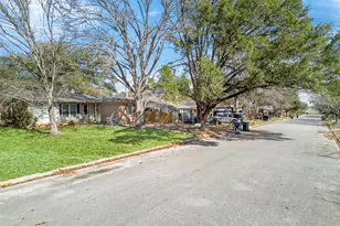 133 Hillcrest Dr, Luling, TX 78648 - Photo 36